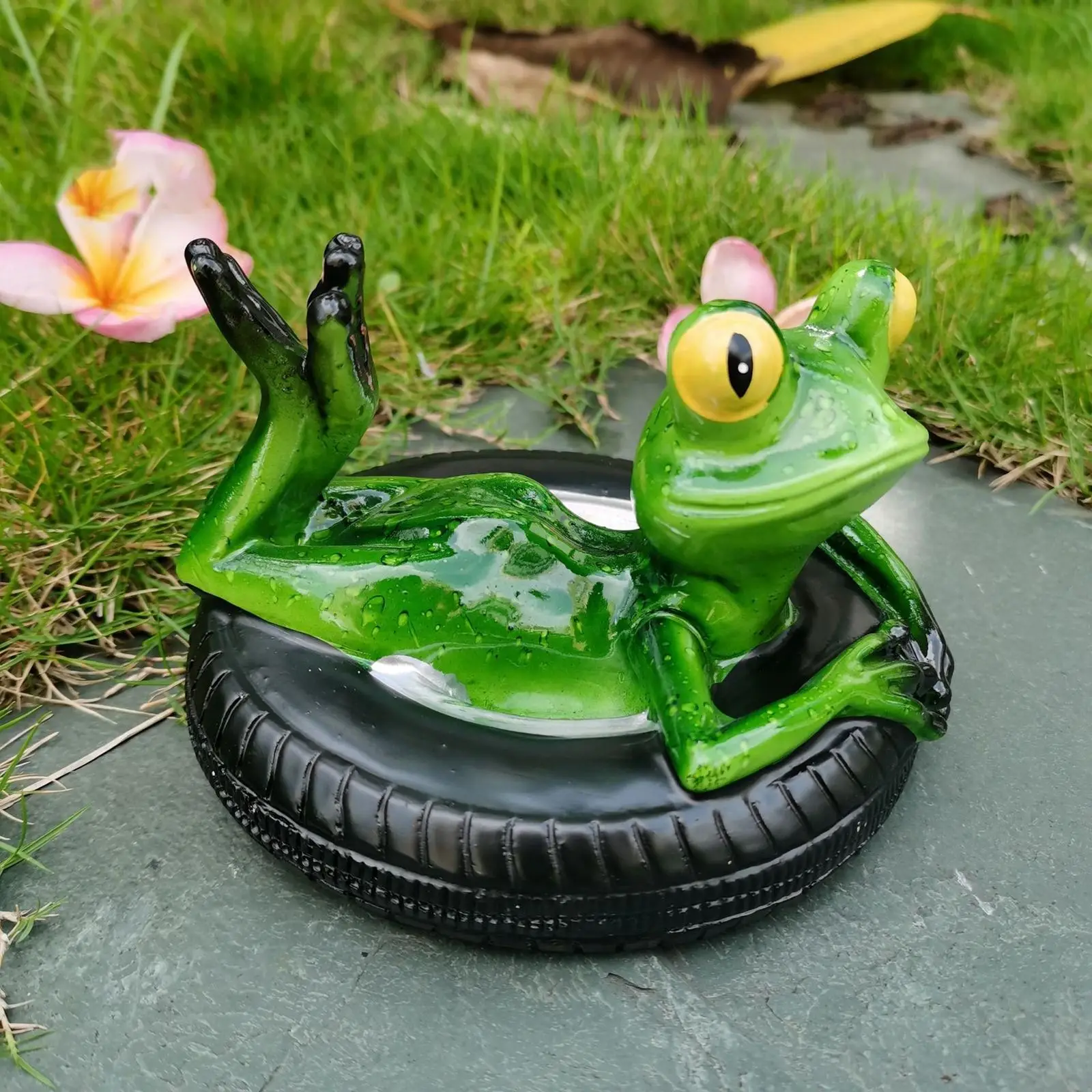 Lovely Floating Frogs Statue Simulation Animal Art Craft Resin Frog Figurine for Pond Outdoor Ornament Garden Decoration Gift