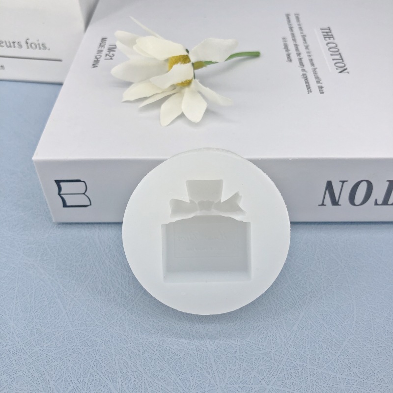 Description Picture 4 of itemPerfume Bottle Shape Scented Candle Silicone Mold, DIY Handmade Soap Wax, Making Supplies, Ornament