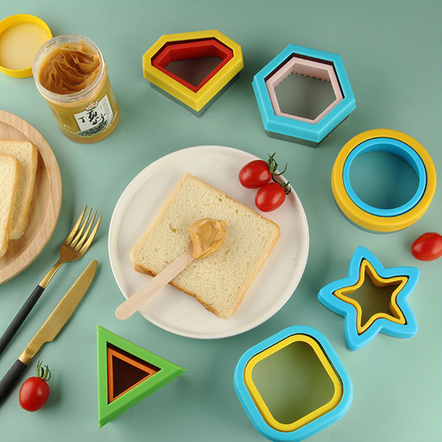 1/2PCS 2 IN 1 Sandwich Cutter and Sealer Uncrustable Bread Sandwich Maker  Decruster for Kids Lunch Sandwich Bread Toast Mold - AliExpress