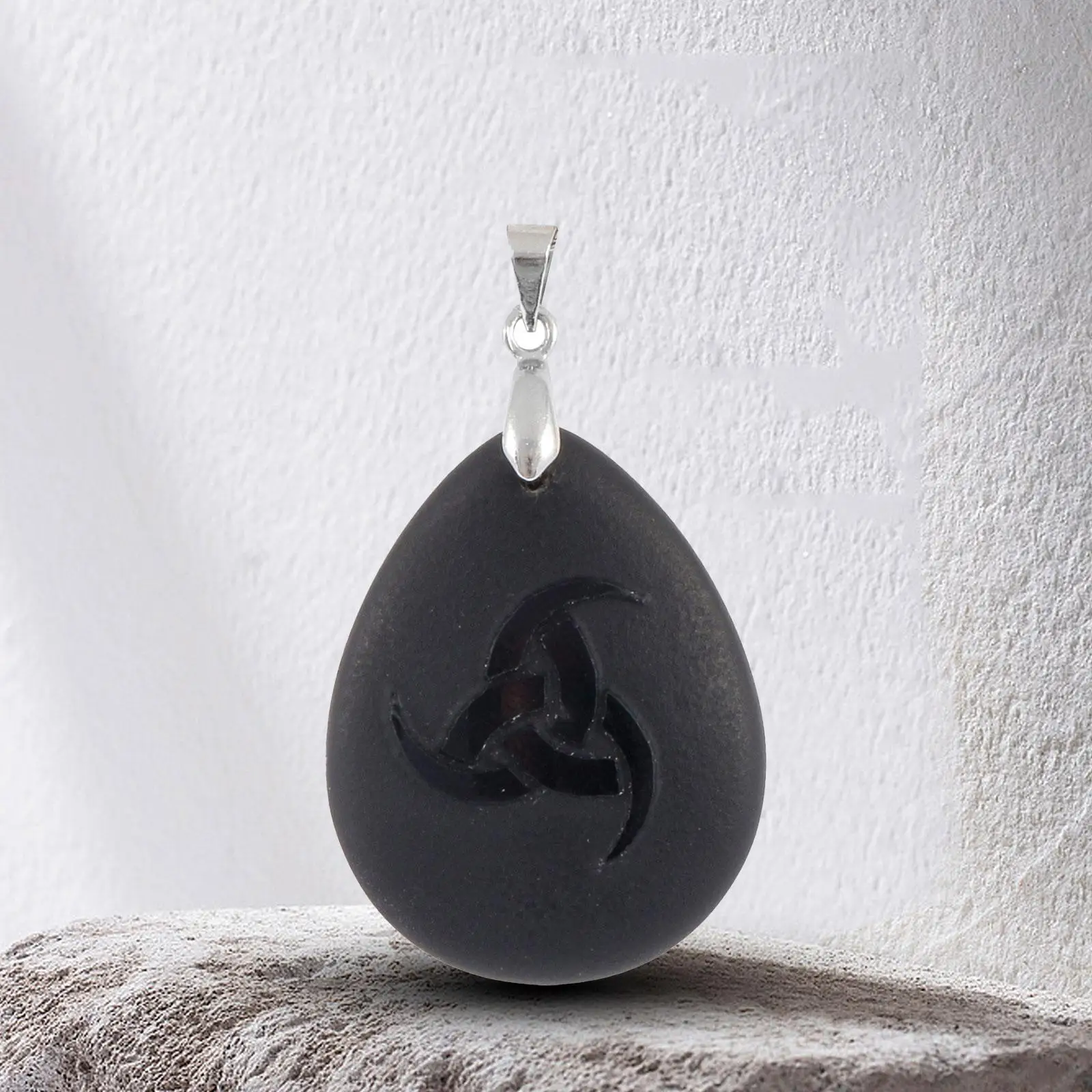 Necklace Pendant Nordic Style Beautiful Black Pendant Charm for Keyring DIY Jewelry DIY Craft Making Halloween Dating Decor