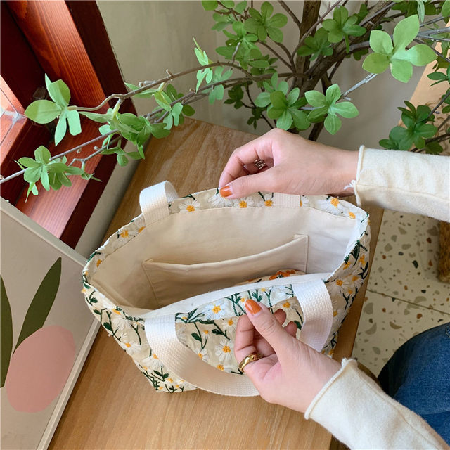 Embroidered Daisies on Velvet Clutch Bag – BoutiqueByMariam