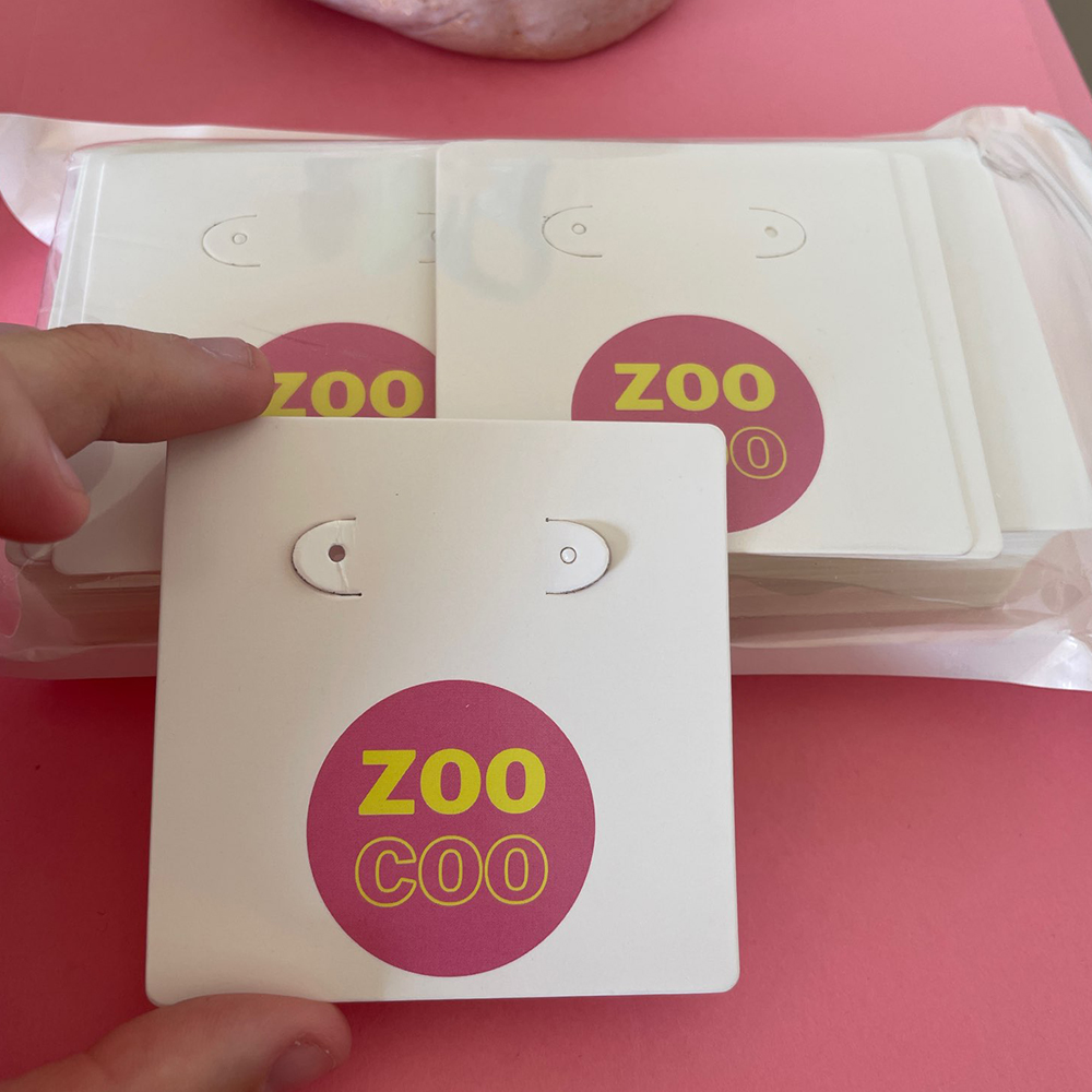100 Stück Kraftpapier mit Heißprägung, individuelles Logo, personalisierte Schmuck-Visitenkarten, Ohrringe, Schlüsselanhänger, Halter, Halskettenständer – Detail 4