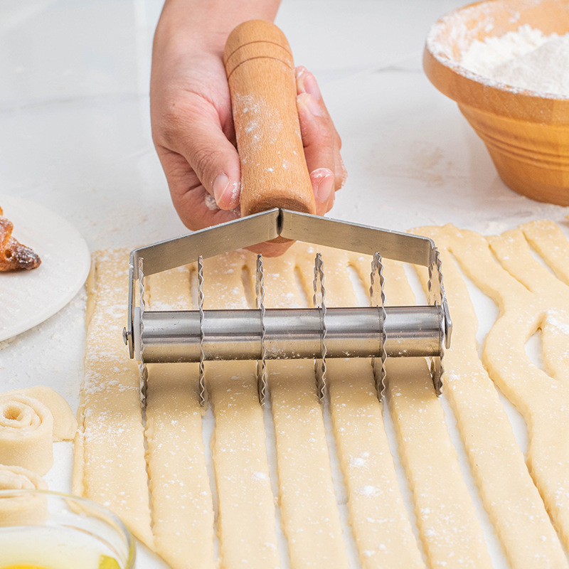 Description Picture 6 of itemStainless Steel Pastry Lattice Cutter Dough Cookie Pie Pizza Bread Pastry Roller Cutter with Wood Handle Pasta Tool DIY Bakeware