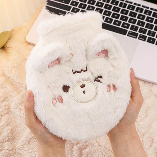 China Manufacturer Medical Mini Large Red Nature Baby Adult 2000ml PVC Cold Hot  Water Bottles Bag with Plush Cover - China PVC Hot Water Bottle and PVC Hot  Warmer for Promotion Gift