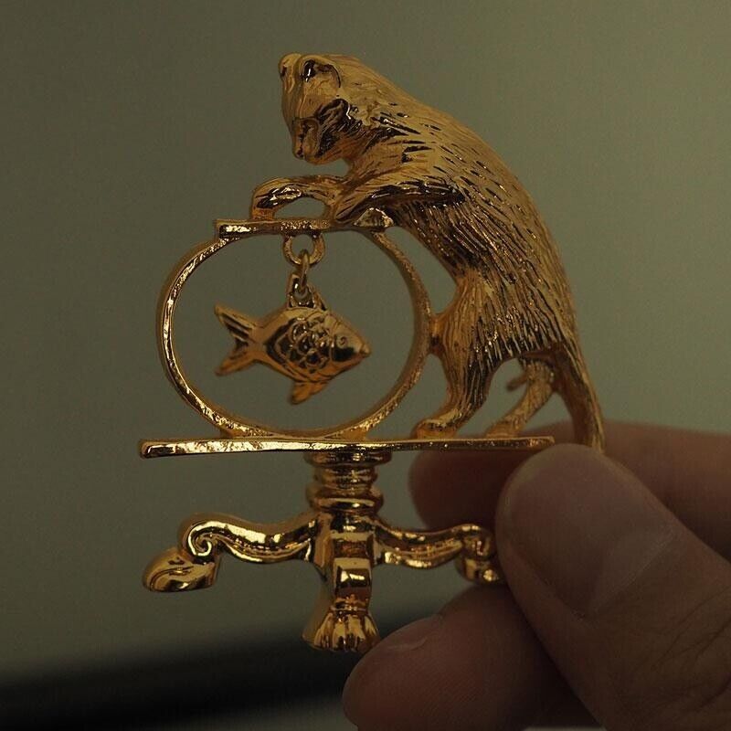 Vintage Barock Kätzchen Brosche Einfache Matte Metall Katze Emaille Pin Mode Tier Pins Kleidung Zubehör Bankett Party Geschenke – Detail 3