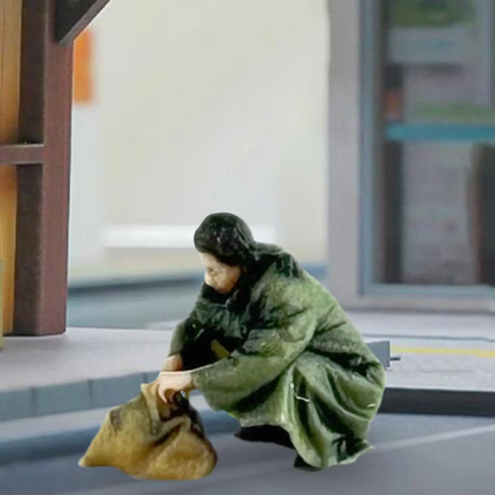 1/87 Resin Model Figure wearing Green Coat Sand Table Ornament Collection People Figurines for Miniature Scene Decor Accessories