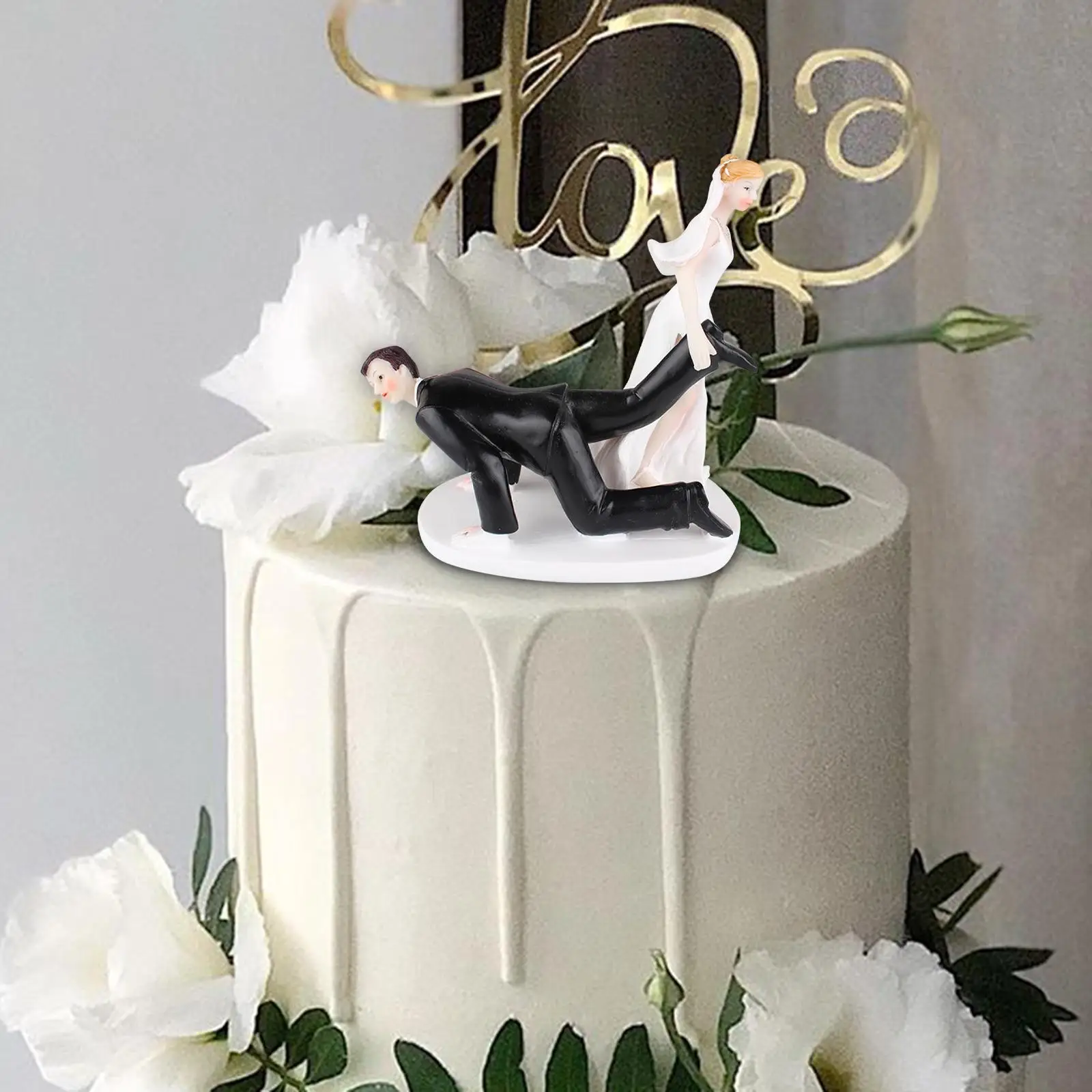 Wedding Cake Topper Ornament Creative Resin Portable Wedding Couple Figurine for Anniversary Tabletop Engagement Decorations