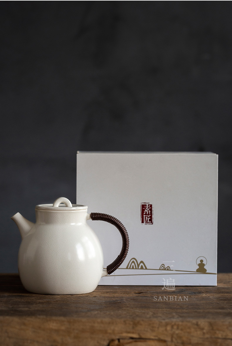 Chubby Clay Pot_12.jpg