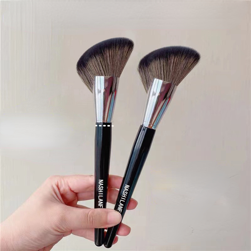 Description Picture 2 of itemBlack Sculpting Brush Professional Makeup Brushes Large Cosmetic Face Cont Bronzer Oblique Powder Blush Brush Face Make Up Tools