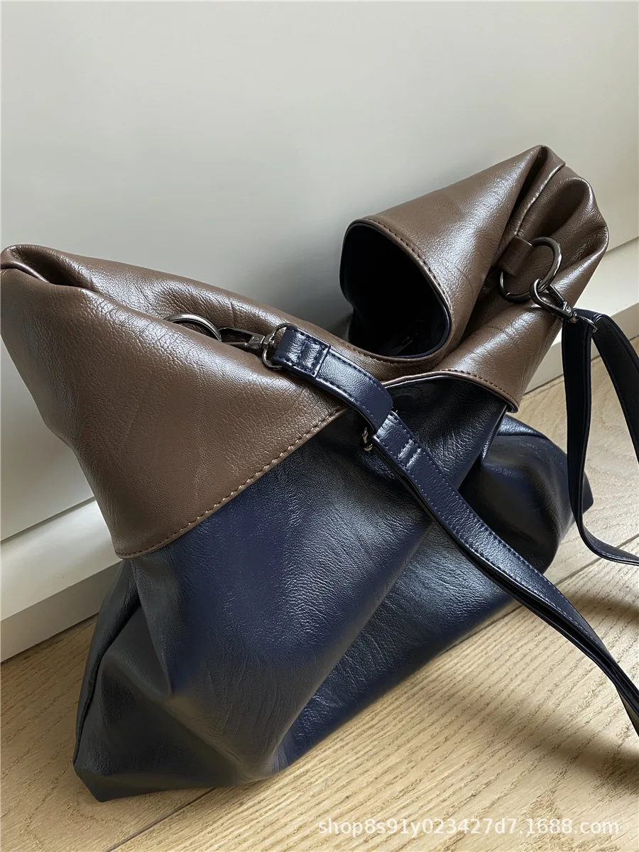Luxury ladies large bag shoulder bag 2022 new double-sided two-color mother bag retro tote bag soft bag wash
