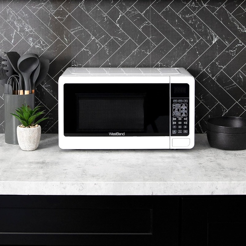 Title 14, Microwave Oven 700-Watts Compact with 6 Pre Coo...