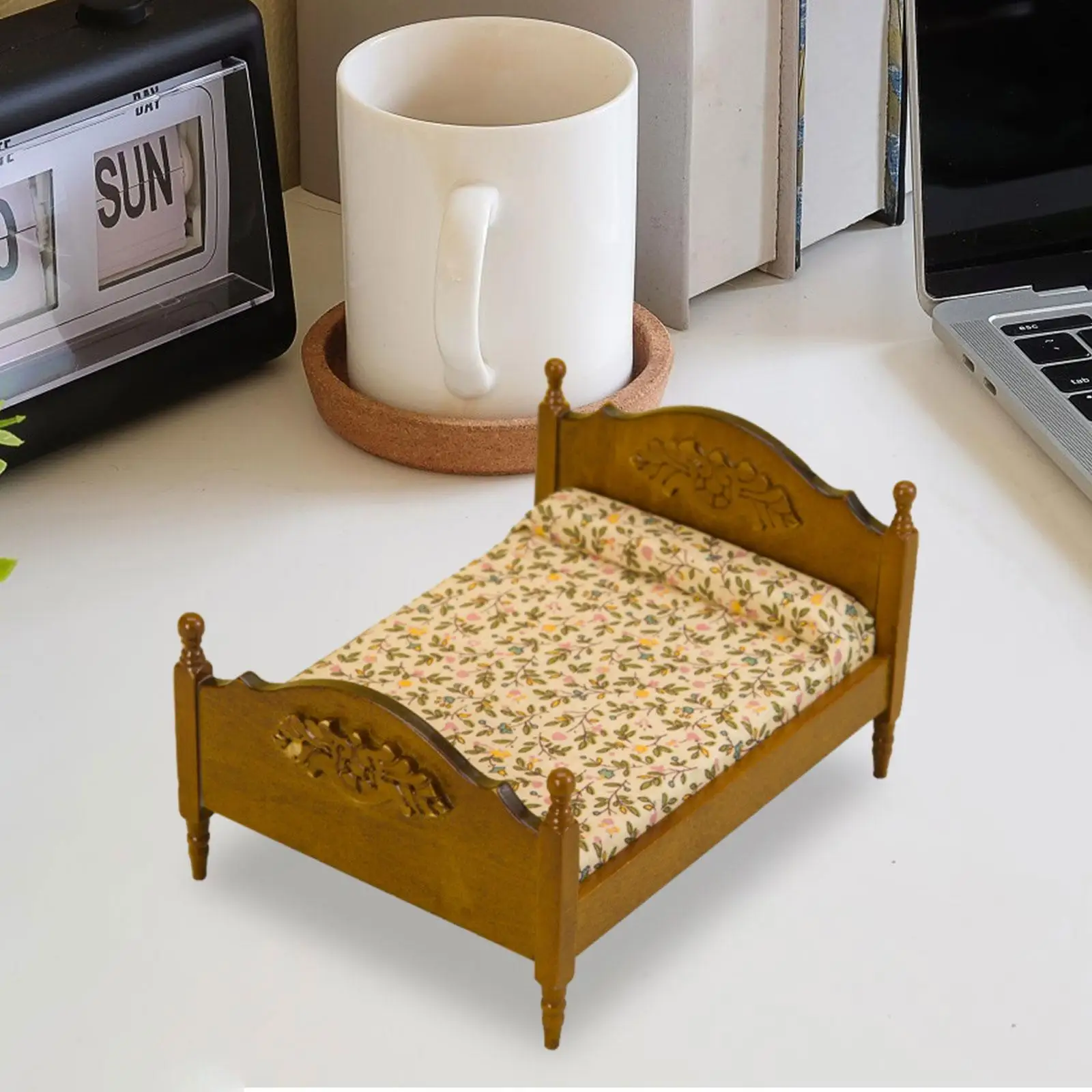 1:12 European Double Bed Model Wooden Mini Bed for Study Bedroom Decoration