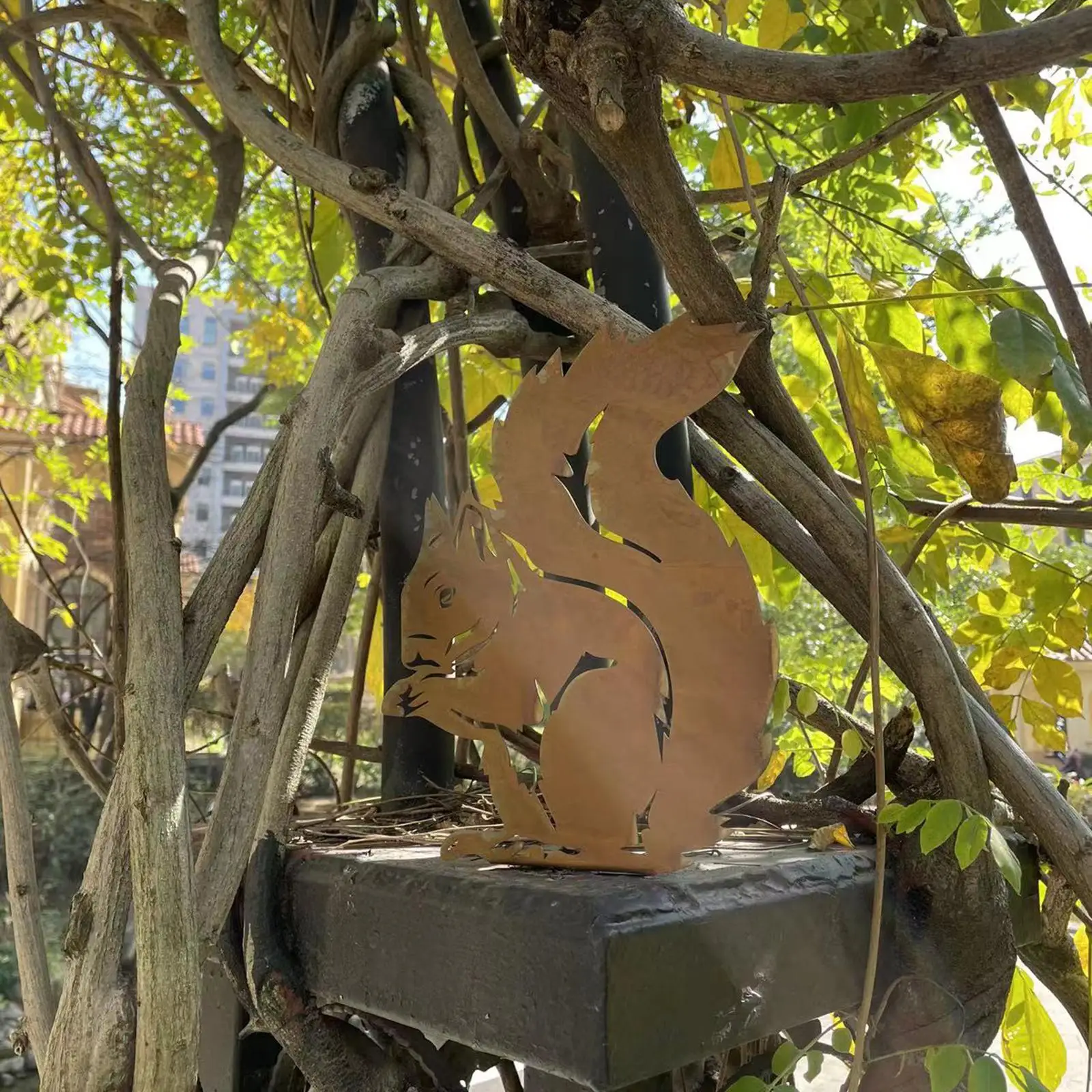 Metal Squirrel Silhouette Garden Statue Lawn Ornaments Animal Silhouette for Backyard Ornaments Decoration
