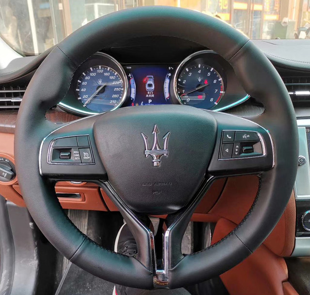 Customized Hand Sewing Carbon Fibre Leather Car Steering