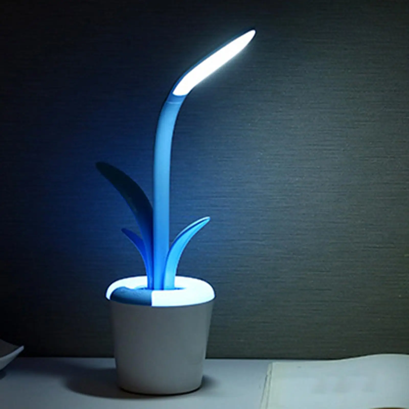 Clivia Shape LED Desk Lamp Nightstand Eye-Caring Rechargeable Table Light Decor Nightlight for Home Office Bedroom Dormitory
