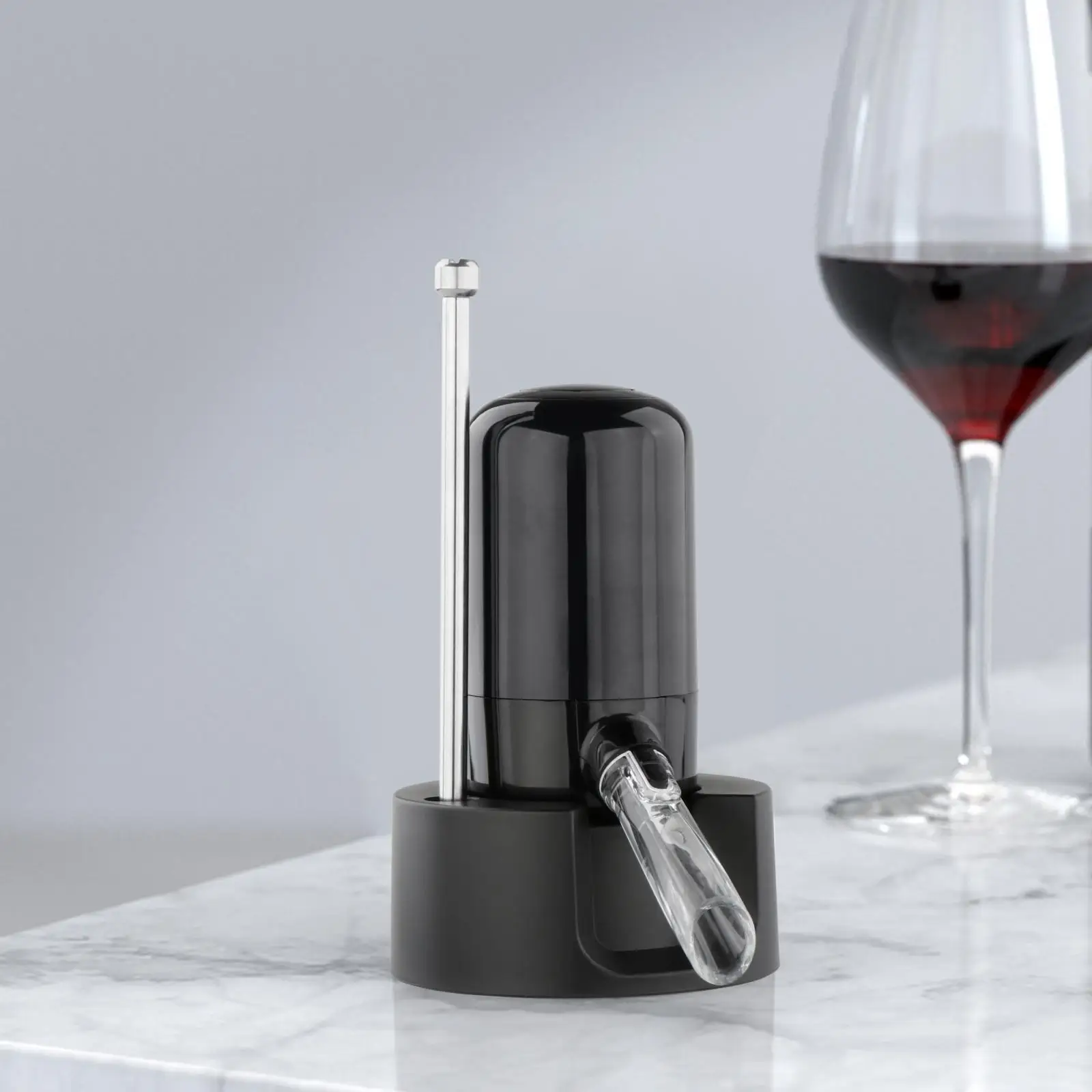 Portable  wine carafe decanter Wine Accessories Electric Wine Aerator Pourer for Travel