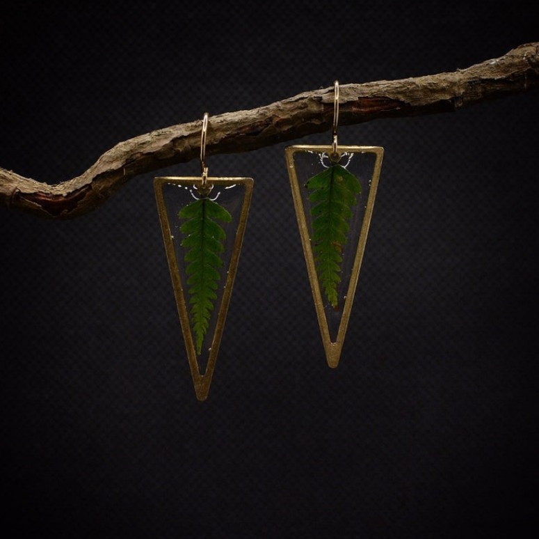 Farn Ohrringe Wald Dreieck Ohrringe Farn Baumeln Ohrringe Geschenk für Sie Farn Schmuck Terrarium Wanderlust Schmuck Boho Ohrringe – Detail 6
