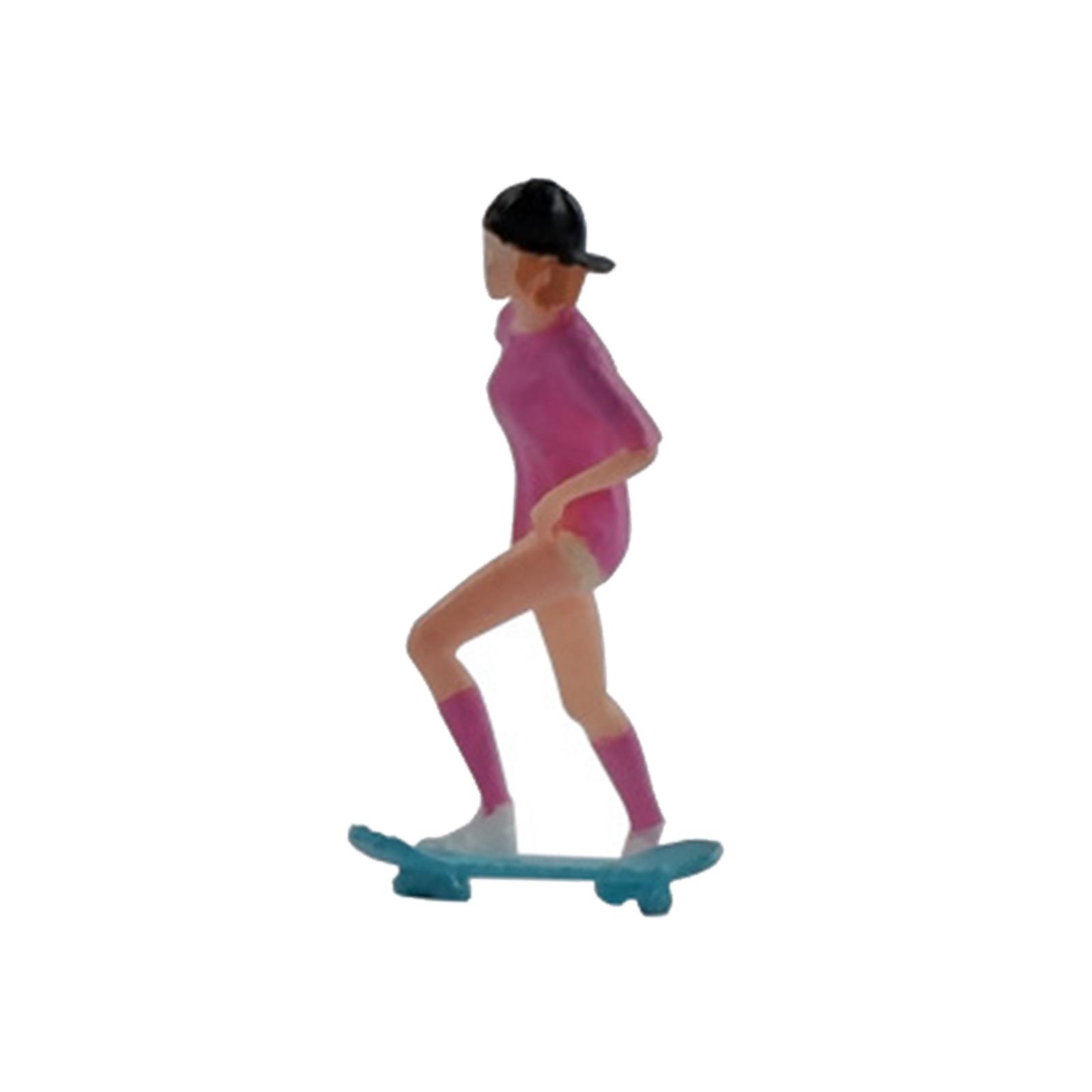 1/64 Figures Skateboard Girl Miniature Scenes for Building Set Layout Decor