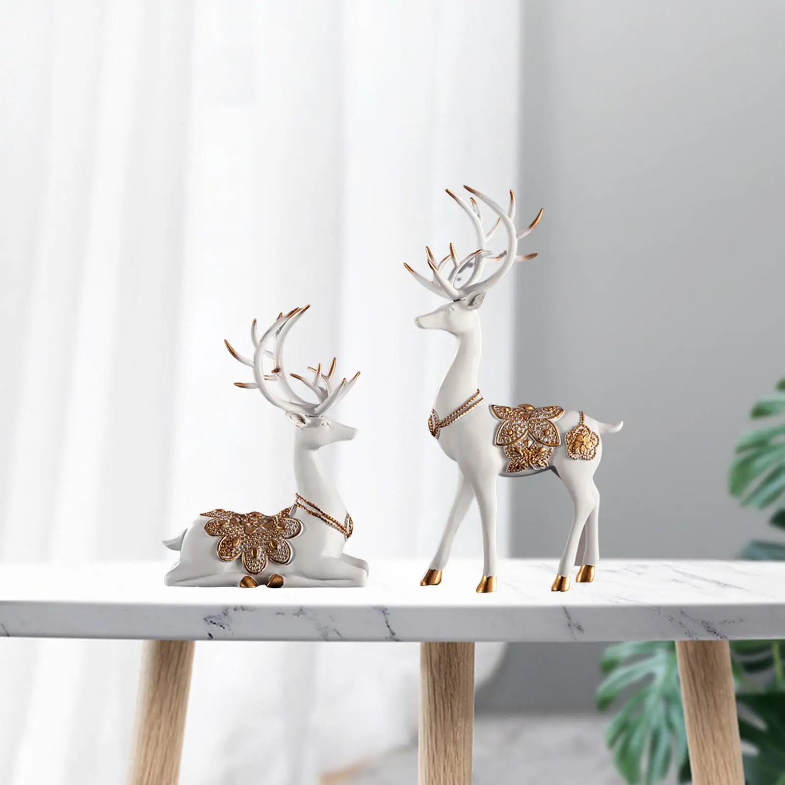 2Pcs Deer Figurines Reindeer Sculptures Ornament Gifts Couple Elk Statues for Living Room Decoration Wine Cabinet TV Stand Xmas