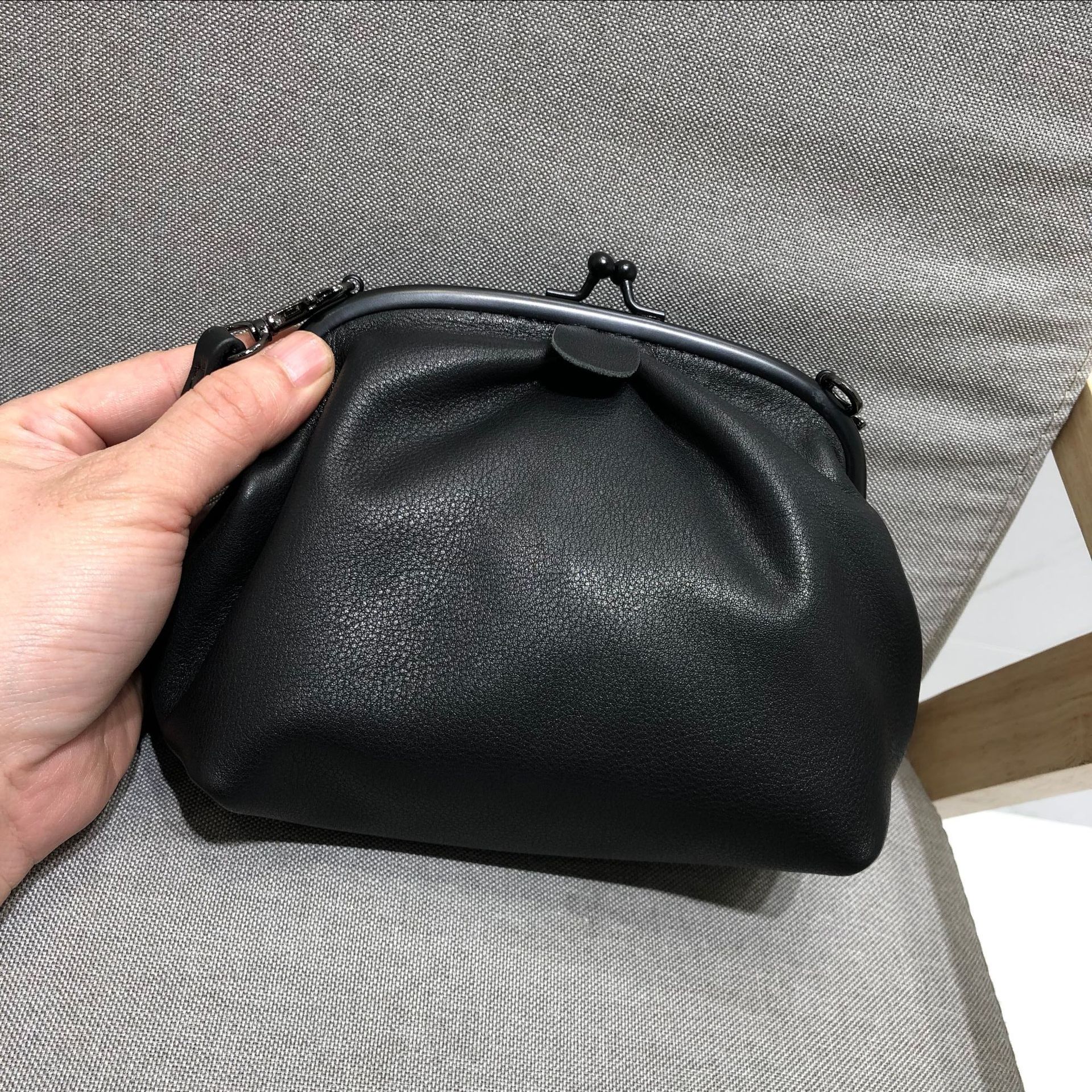 Vintage Leder handgemachte Oberschicht Rindsleder Umhängetasche Umhängetasche Damen Brusttasche Fanny Pack kleine Tasche Clip Bag – Detail 4