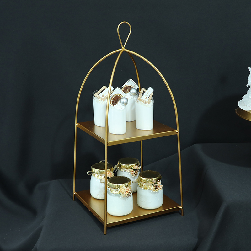 Description Picture 4 of itemEuropean Style Gold Light Luxury Dessert Table Ornament Set Wedding Decoration Props Dessert Cake Plate Macaroon Display Stand
