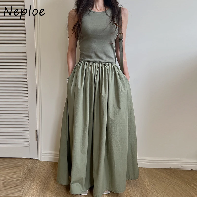 sleeveless dress
