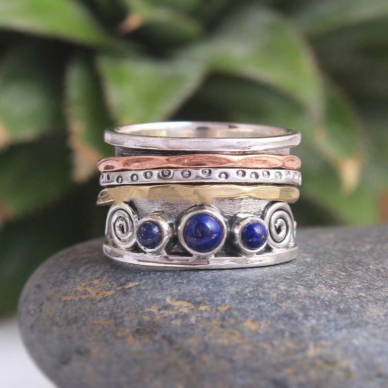 Anello girevole in argento con allarme in stile boho con meditazione tricolore in lapislazzuli 2025, gioielli_voghion.com
