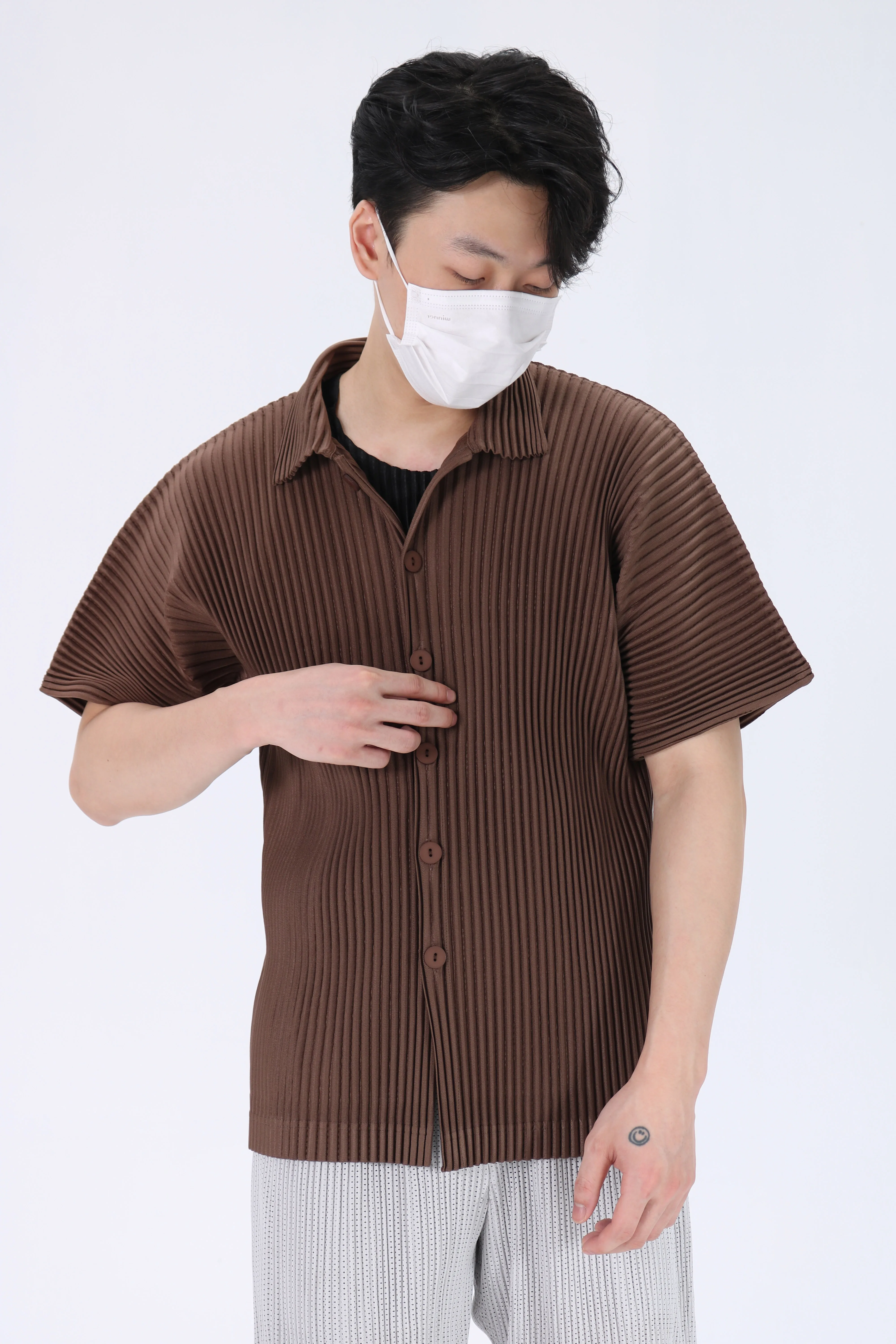 Pleated Polo Shirt  miteigi Homme Plissé Issey Miyaki Men's Casual Short Sleeves ribbed Button Up Loose Vintage Tops Shirts for man in dark brown Summer plus size mens Business workwear Fashion