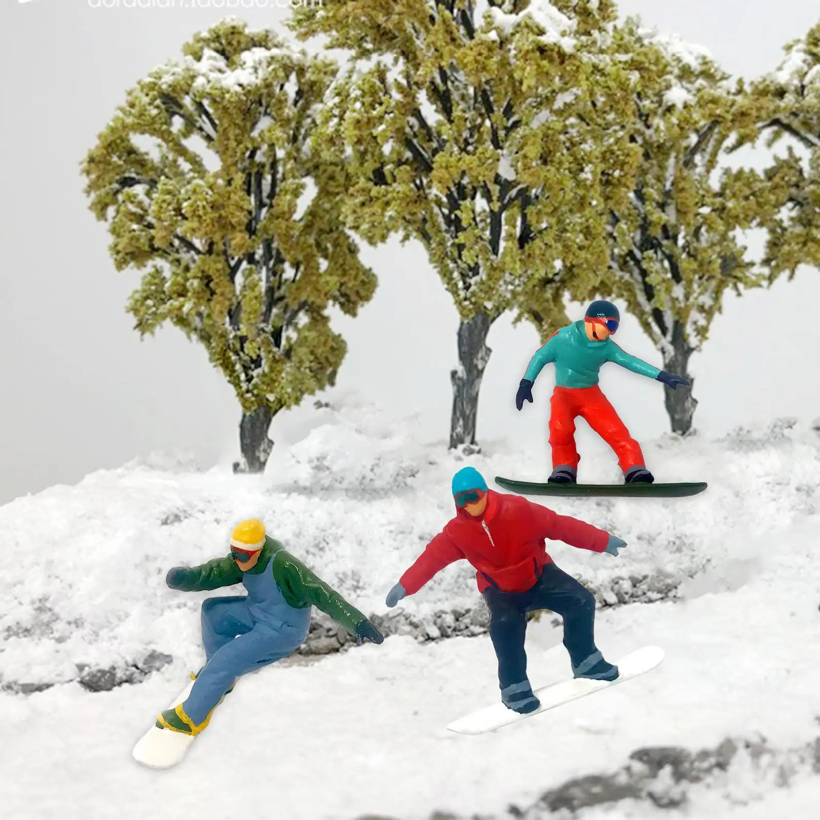 3 Pieces 1/64 Miniature Model Skiing Figures Micro Landscape Decoration