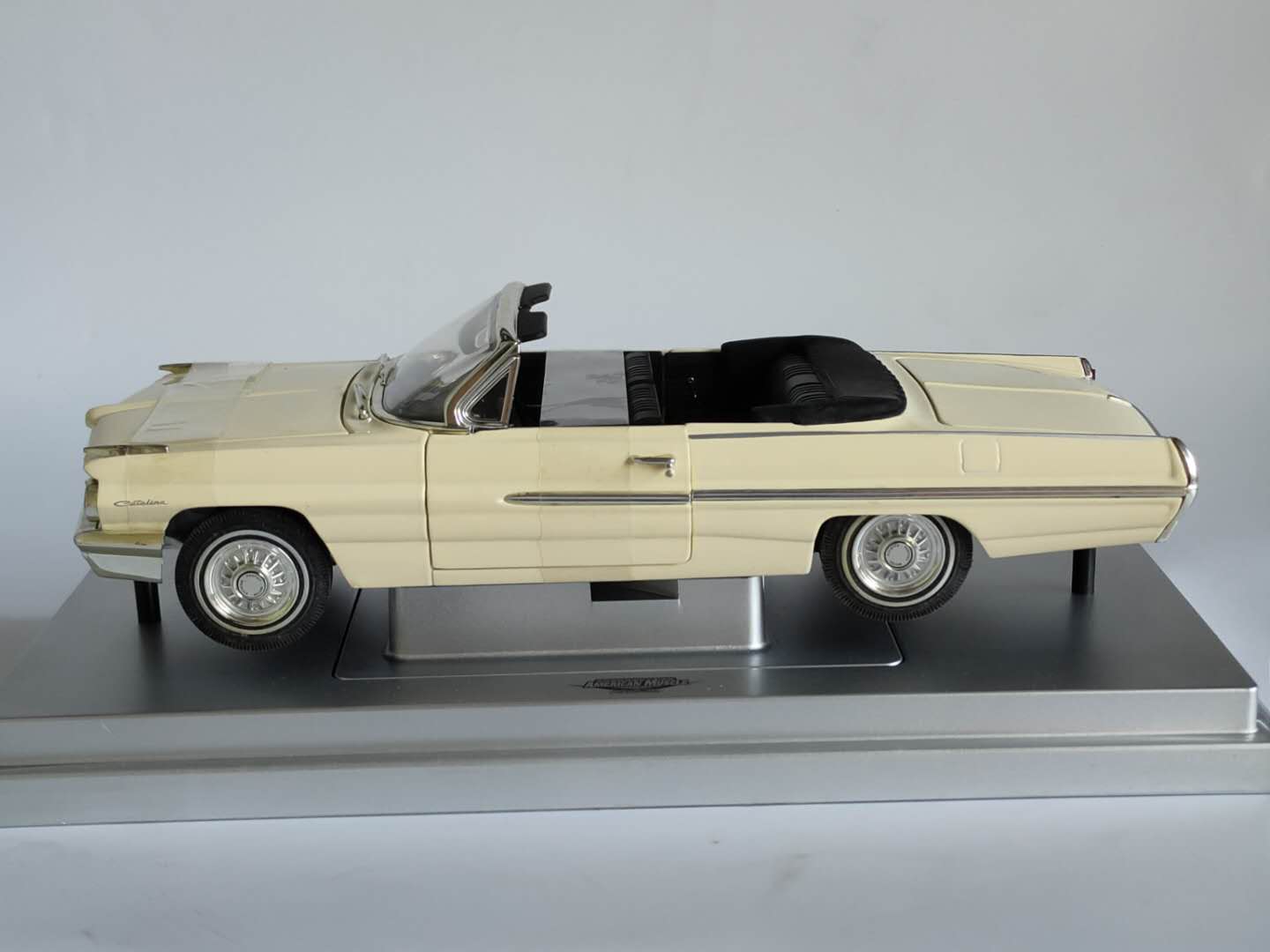 Старинная модель автомобиля ERTL 1:18 Catalina 1962, полностью открытая  модель автомобиля из сплава, ограниченная серия, металлическая статическая  ...