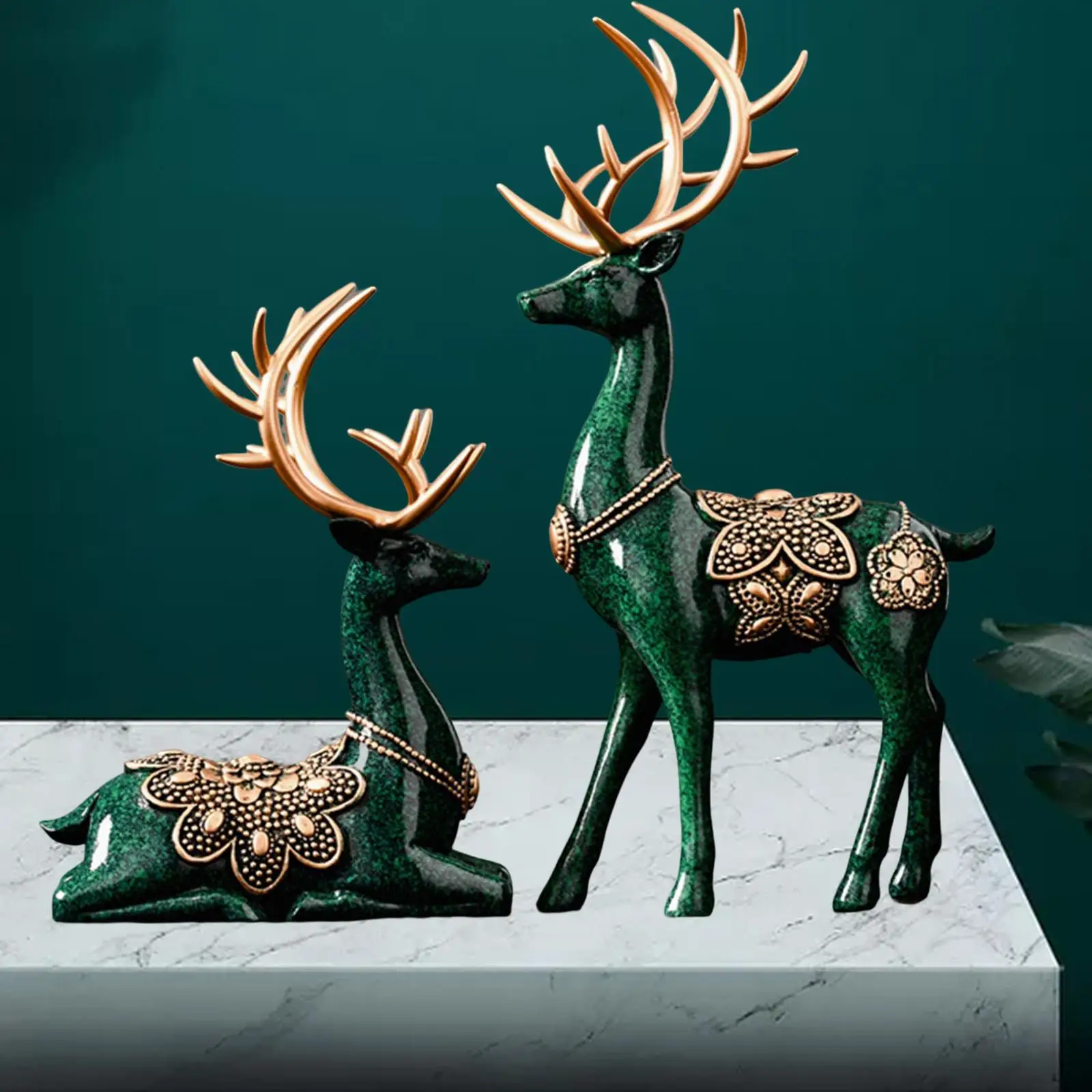 2Pcs Deer Figurines Decors Reindeer Sculptures Bookshelf Home Elk Statues