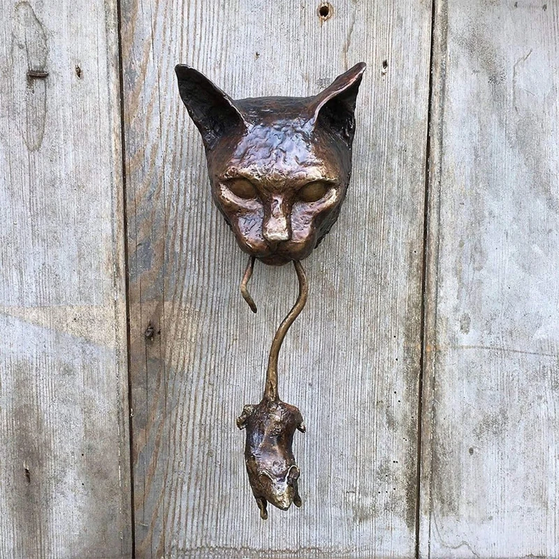 Gato e rato porta knocker botões escultura