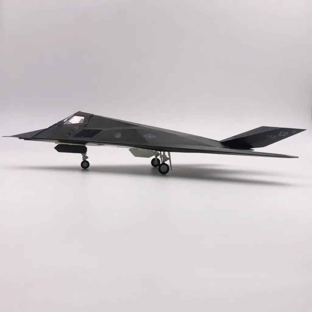Simulation 1:72 Scale Plane Model Kids Gift Collectible with Base Boys Gift Cosplay Prop Educational Toys for Cabinet  Display