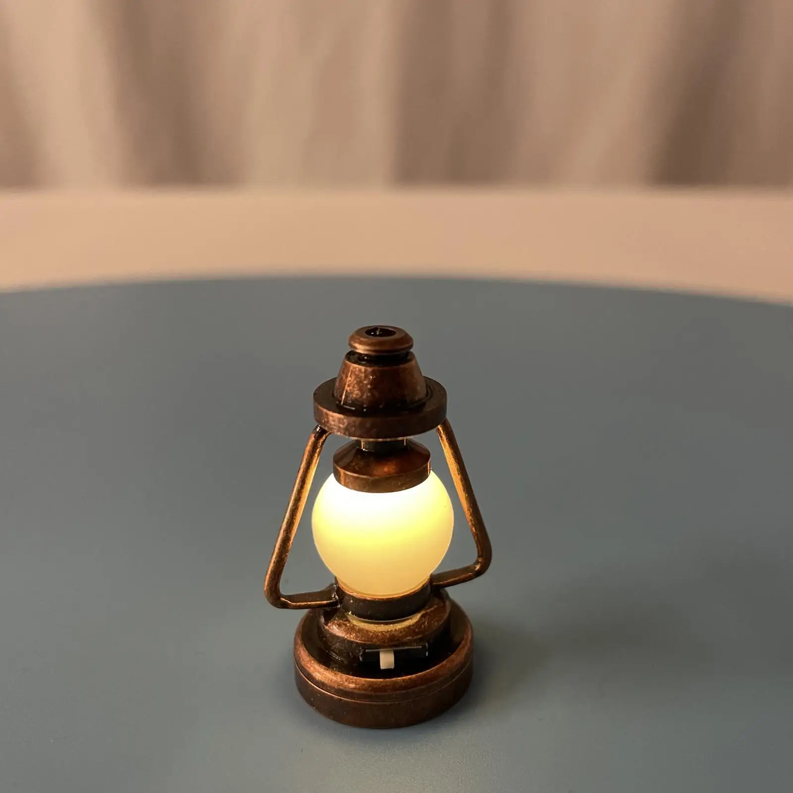 1:12 Dollhouse Lantern Battery Operated Lamp Light LED Miniature Retro Dollhouse Accessories Doll House Decoration Toy Model
