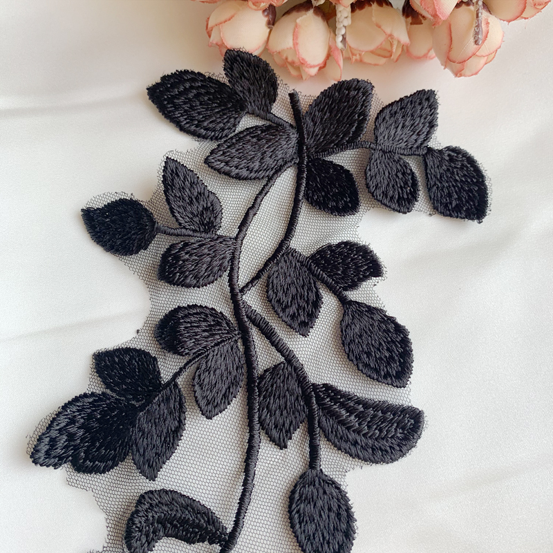 Baumblatt-Stickerei, Spitze, verspiegelte Blumenapplikation, schwarz-weiße Farbe, Rayon-Material, zartes Material, 10 Stück, 5 Stück – Detail 4