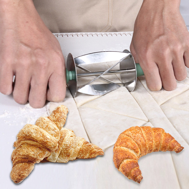 Croissant Dough Roller, Stainless steel Croissant Cutter Roller Wheel Dough  Knife Wooden Handle Pastry Knife Kitchen Baking Tool - AliExpress