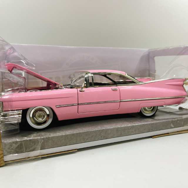 All 1:24 1959 Cadillac COUPE DEVILLE 1995 Toyota High Simulation