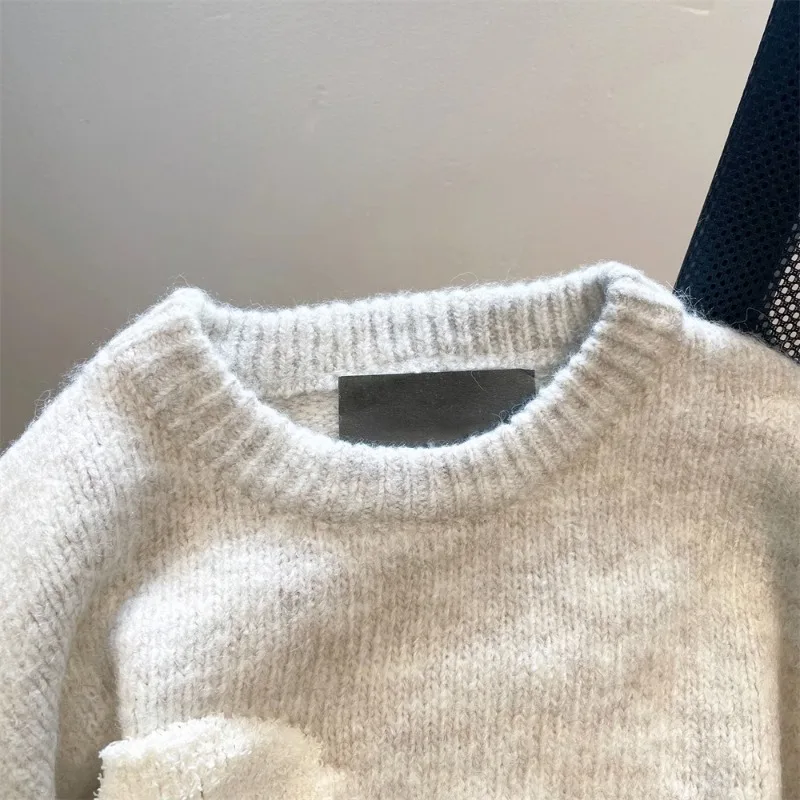 Вязание спицами красивых жаккардовых свитеров, 20 фото со схемами