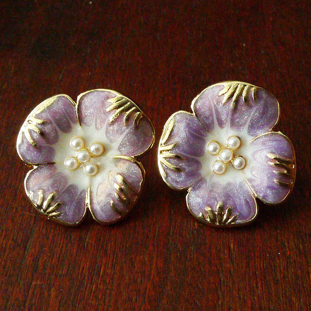 イギリス　アンテイク　ケース付きSvブローチ　裏側に　SV　刻印あります イギリス アンテイク ケース付きSvブローチ 裏側に SV 刻印