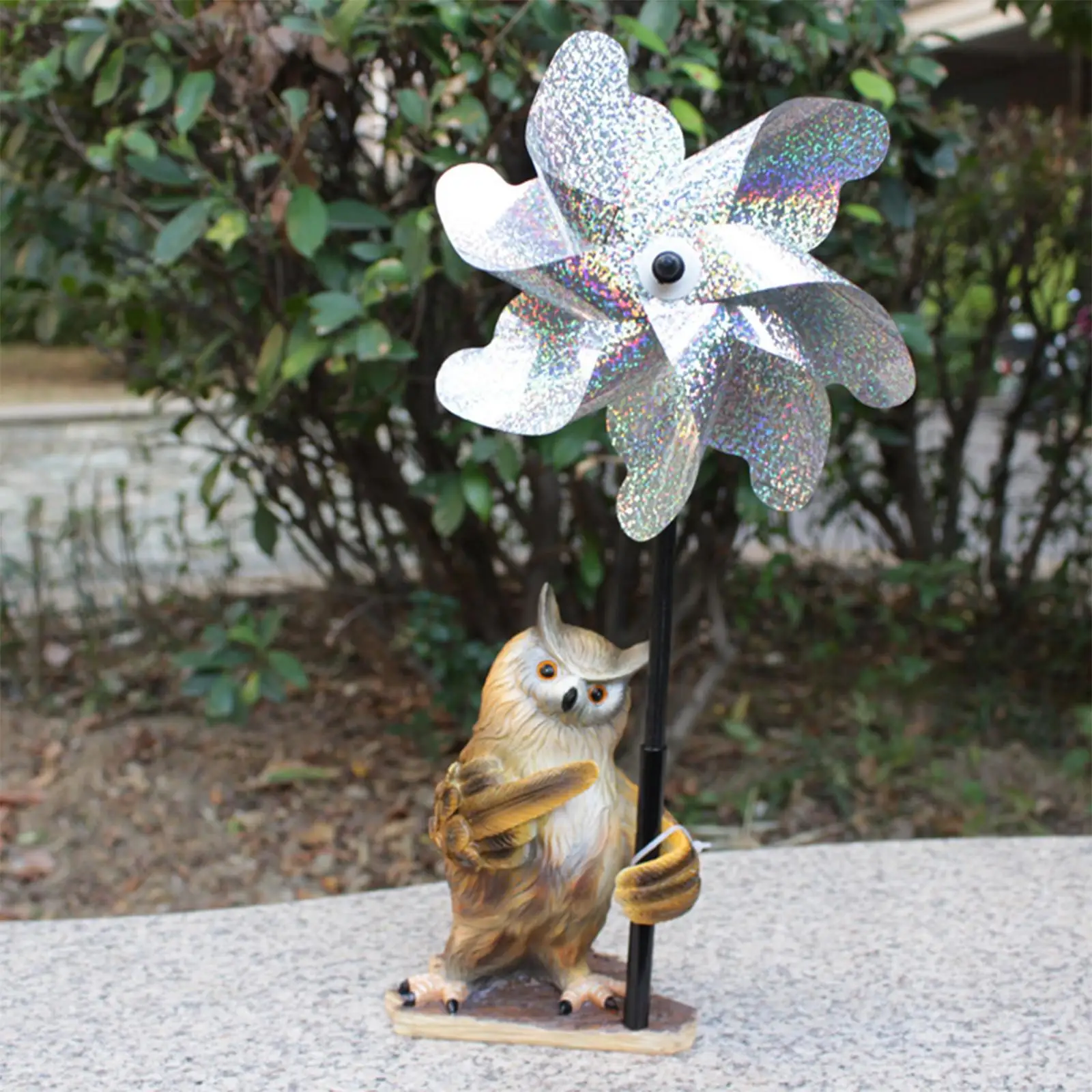 Owl Pinwheel Lifelike Ornaments Figurines Resin Yard Art Decor Owl Wind Sculpture for Lawn Courtyard Outdoor Backyard Decorative