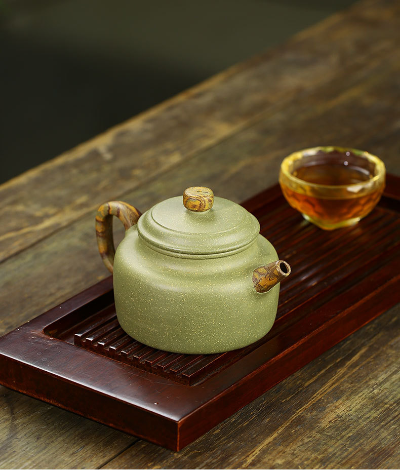 Dezhong Teapot Details_12.jpg