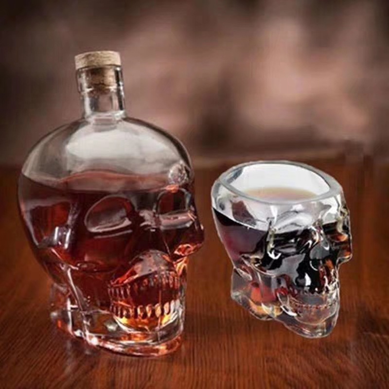 Набор для виски череп. Графин череп. Черный абсент фримен. Бутылка в виде черепа. Виски череп.