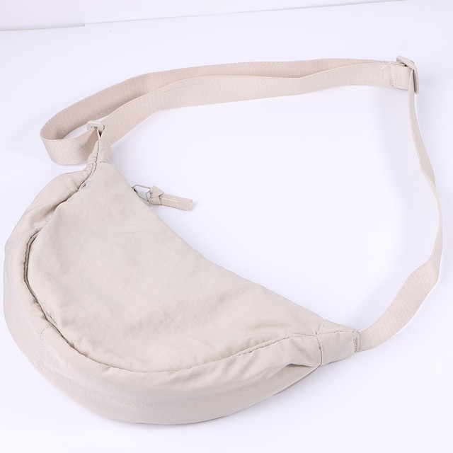 Mini Bolsa de Ombro Uniqlo Round Mini Shoulder Bag - 30 NATURAL