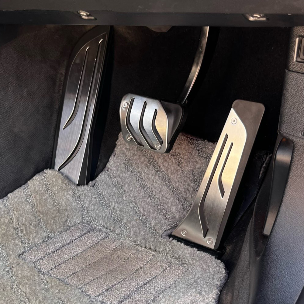 RHD Auto Pedale Gaspedal Gas Bremse Fußstütze Pedalabdeckung für BMW 1 2 3 4 Serie F20 F21 F22 F30 F31 F34 F32 GT 318 320i – Detail 4