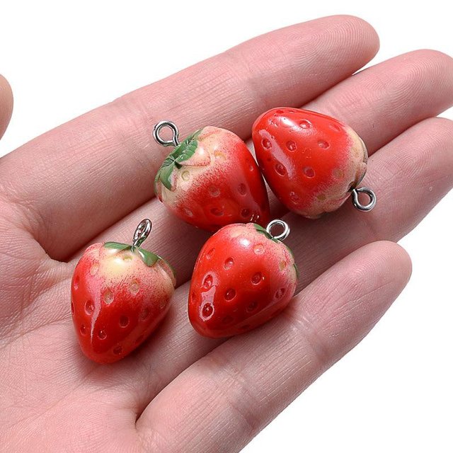 5 pcs/pack Big and Small 3D Strawberry Fruit Resin Charms