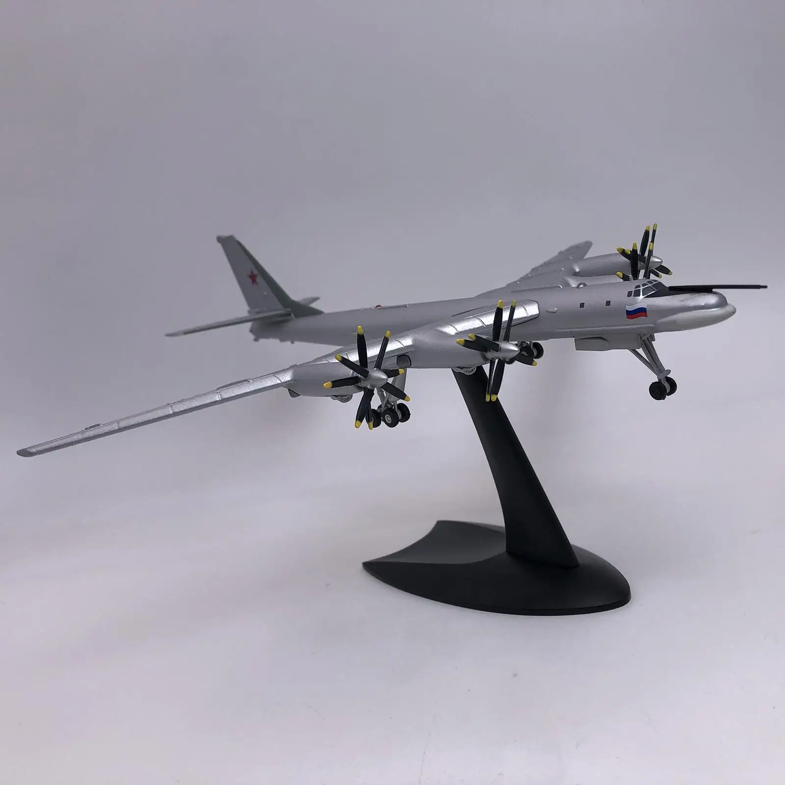 1/200 Plane Model TU 95MS Diecast Simulation Alloy plane for Gifts Commemorate