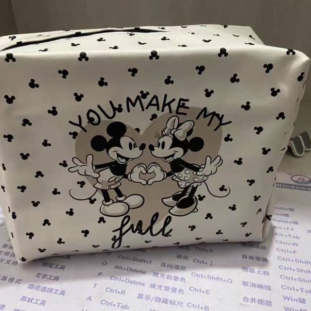 Disney Primark Mickey & Minnie 2 Piece popular Toiletry Set