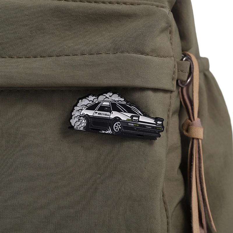 Trendige coole Auto-Brosche, Emaille-Anstecknadeln, individuelle japanische Anime-inspirierte Cartoon-Broschen, Mantel-Revers-Abzeichen, Schmuck, Geschenk für Jungen und Männer – Detail 8