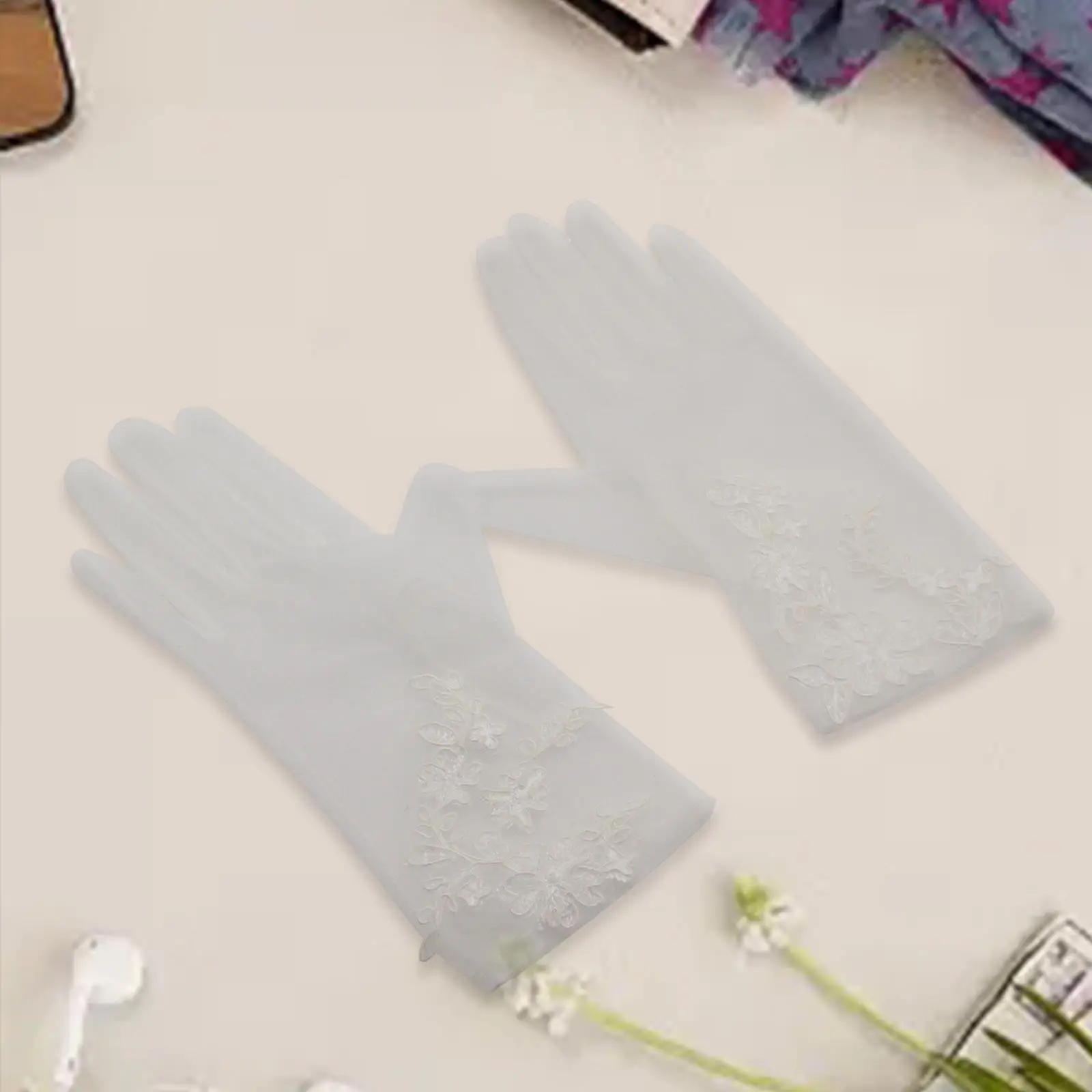 Women Lace Glove Short Tulle Gloves Wrist Length White Bridal Gloves Wedding Bride Dress Gloves for Prom Costume Accessories