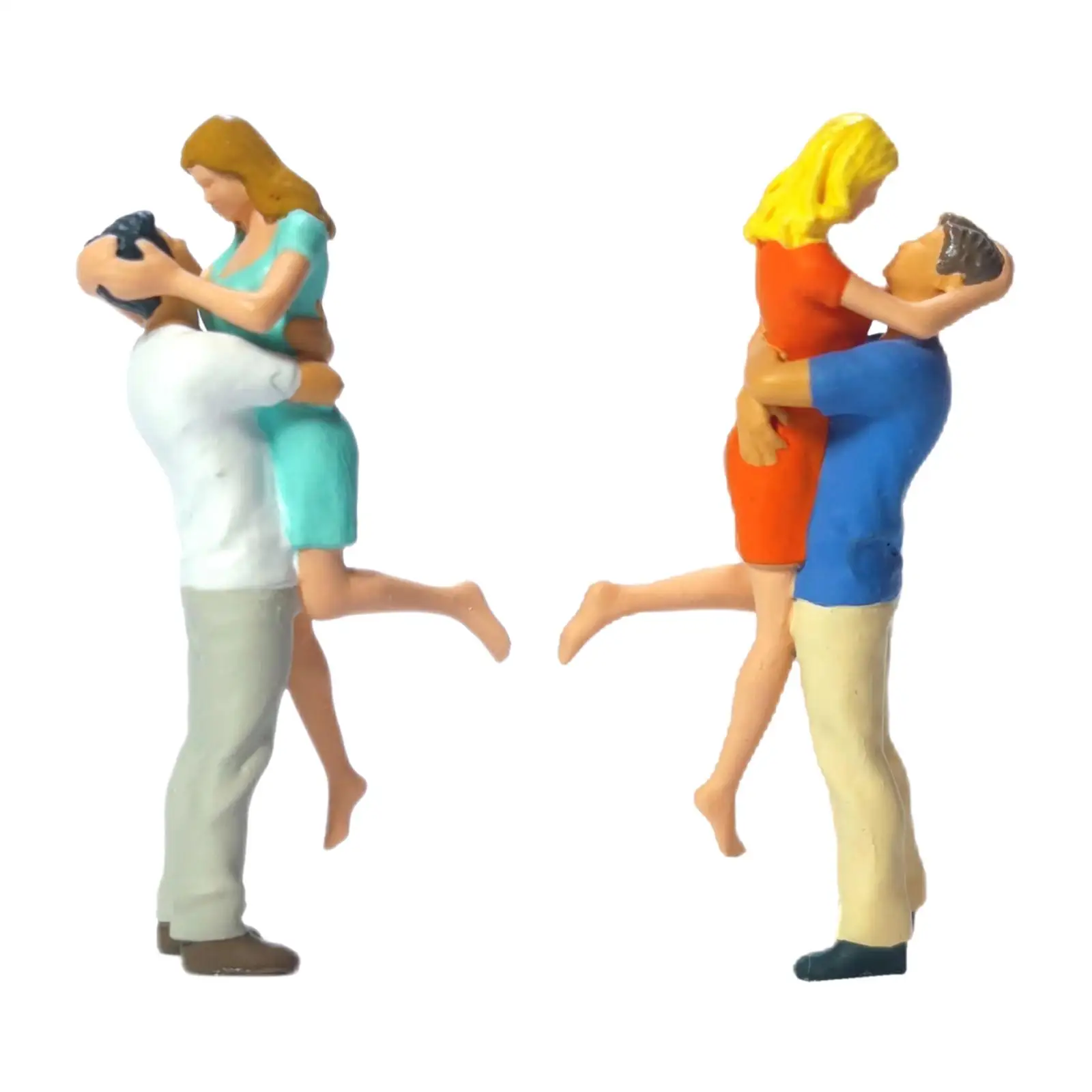 Resin 1/64 Hugging Couple Model Figure Collectibles Model Trains People Figures for DIY Scene Dollhouse Photography Props Layout